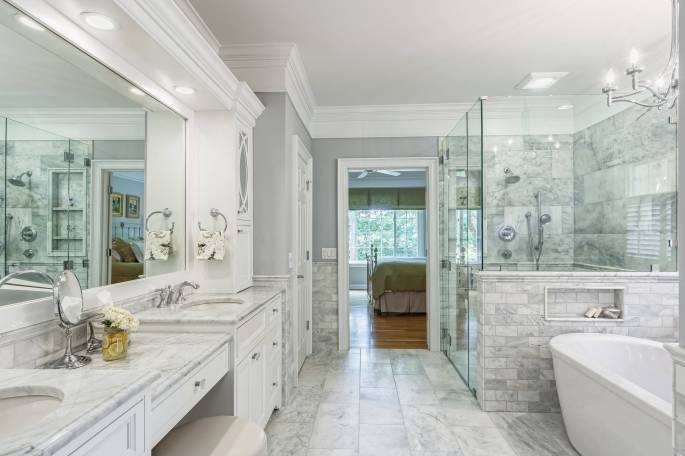 Luxury porcelain tile master bathroom installed by 615 tTile in Nashville TN